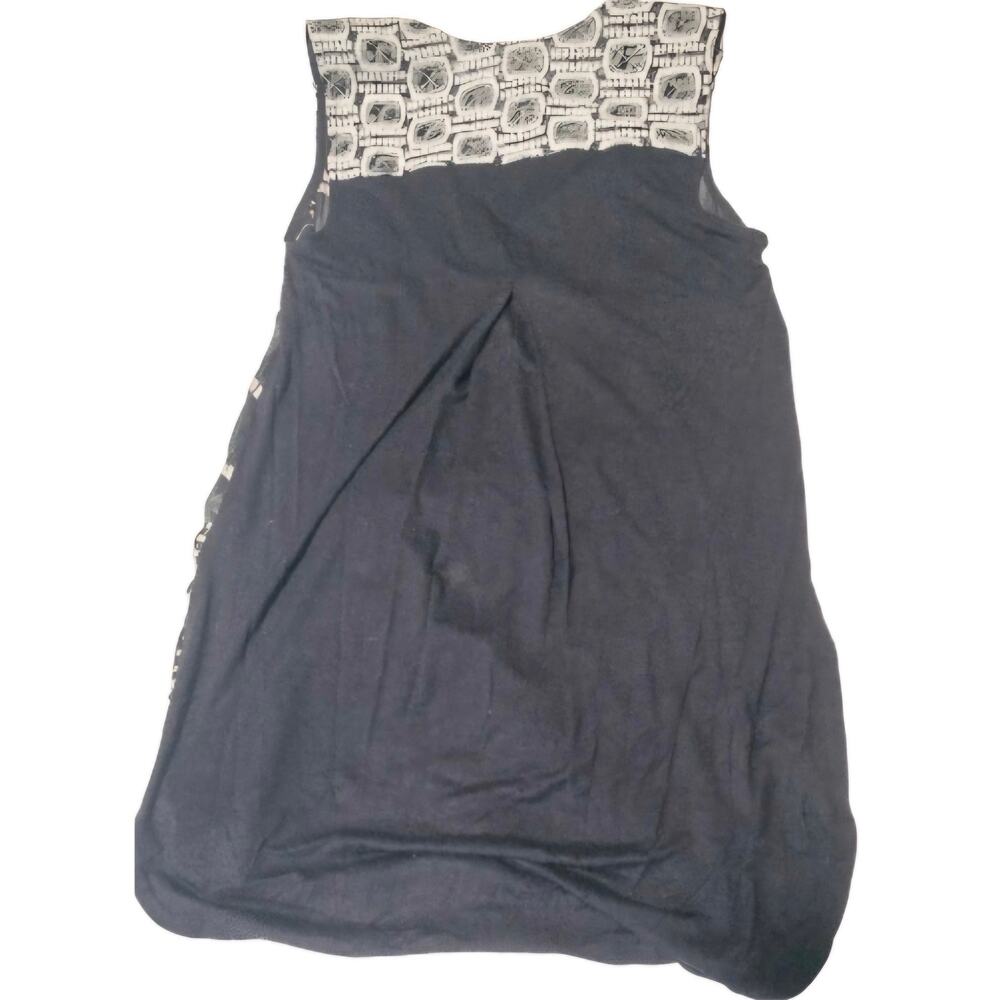 Tiny Abstract Embroidered Split Neck Sleeveless T… - image 4